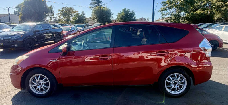 2012 Toyota Prius v Three