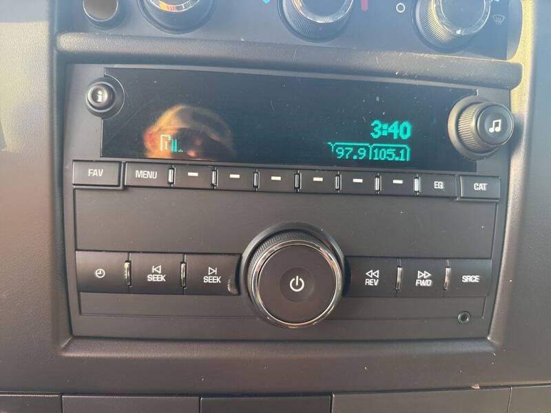 2023 Chevrolet Express Cargo Work Van - Photo 18