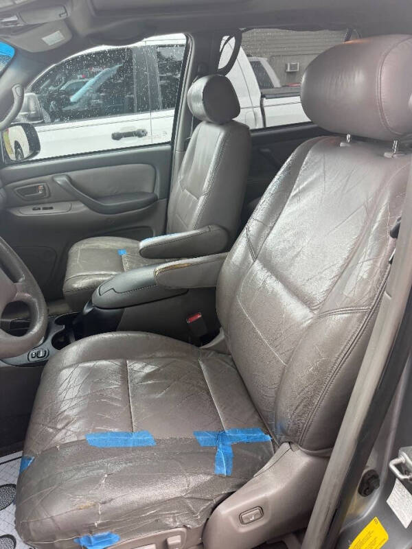 2003 Toyota Sequoia SR5