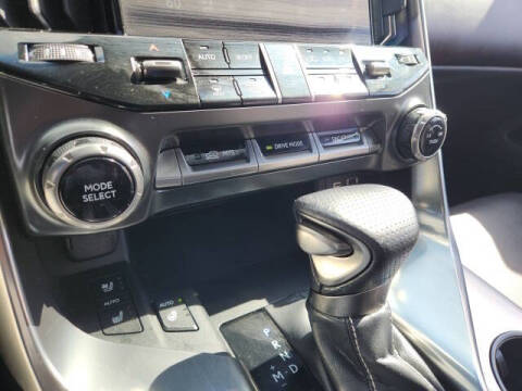 2023 Lexus LX 600 F SPORT Handling