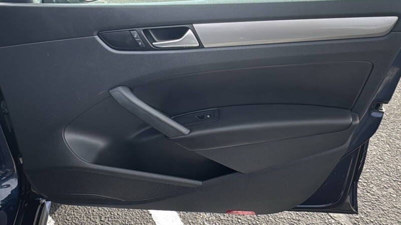 2015 Volkswagen Passat 1.8T Limited Edition