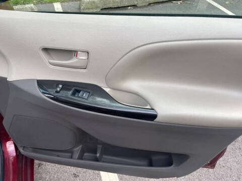2014 Toyota Sienna