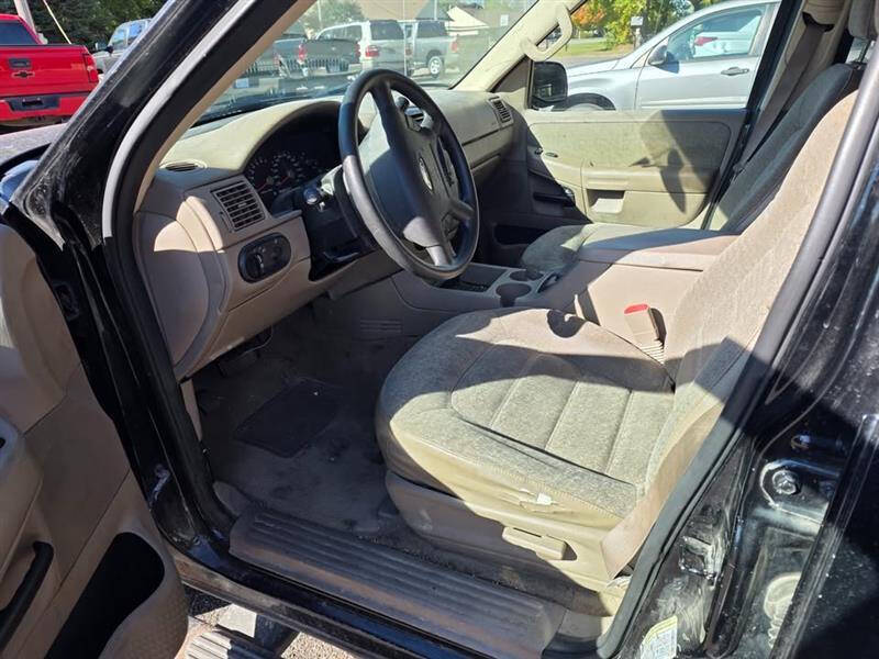 2004 Ford Explorer XLS