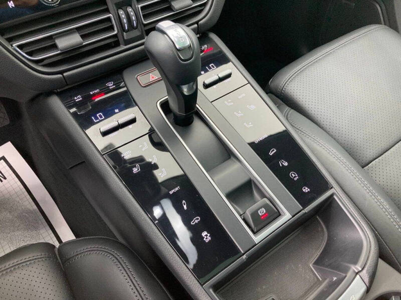2022 Porsche Macan