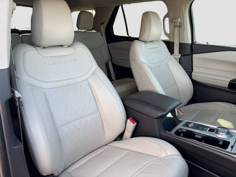 2023 Ford Explorer Platinum