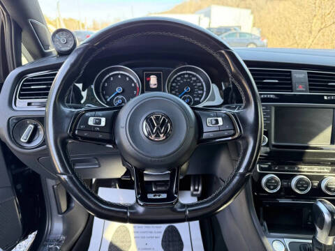 2017 Volkswagen Golf R 4Motion