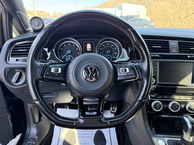 2017 Volkswagen Golf R 4Motion