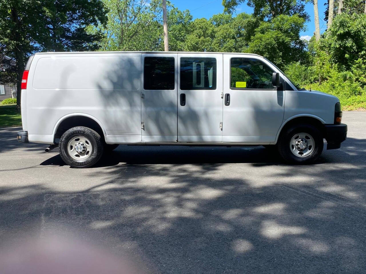 View vehicle photo 5