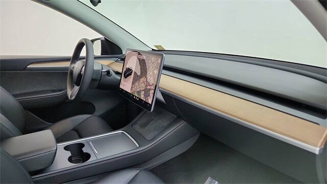 2025 Tesla Model Y Long Range