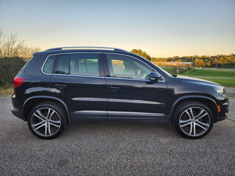 2017 Volkswagen Tiguan SEL photo 7