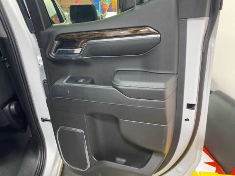 2024 GMC Sierra 1500 Elevation Standard