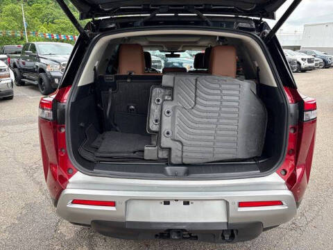 2025 Nissan Pathfinder Platinum