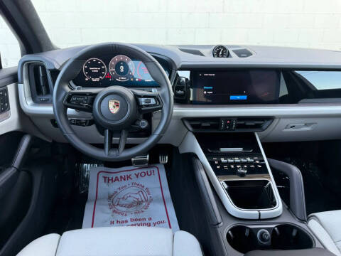 2025 Porsche Cayenne GTS