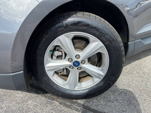 2022 Ford Edge SE
