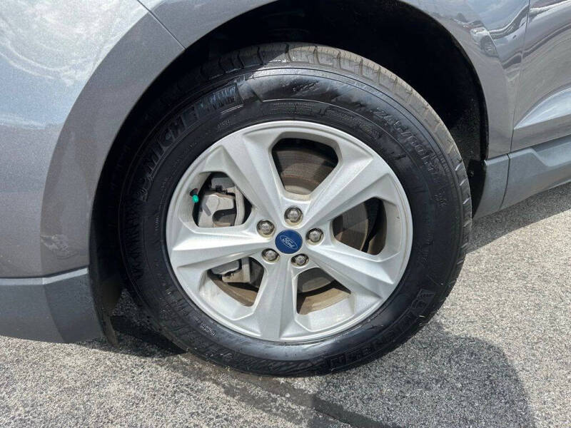 2022 Ford Edge SE