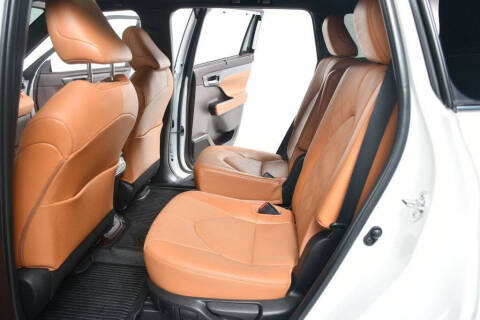 2022 Toyota Highlander Platinum