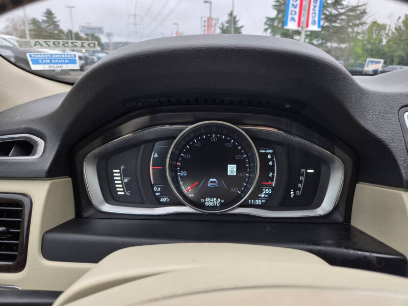 2016 Volvo XC70 T5 Platinum