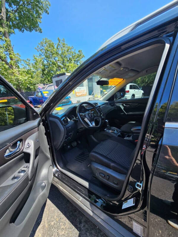 2018 Nissan Rogue SV