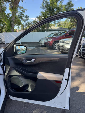 2020 Ford Escape Titanium