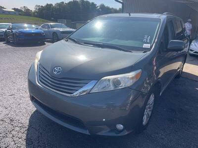 2013 Toyota Sienna XLE 8-Passenger