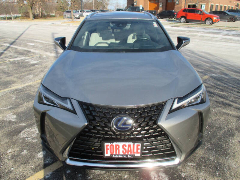 2019 Lexus UX Hybrid 250h photo 3