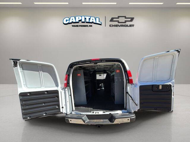 2025 Chevrolet Express 2500