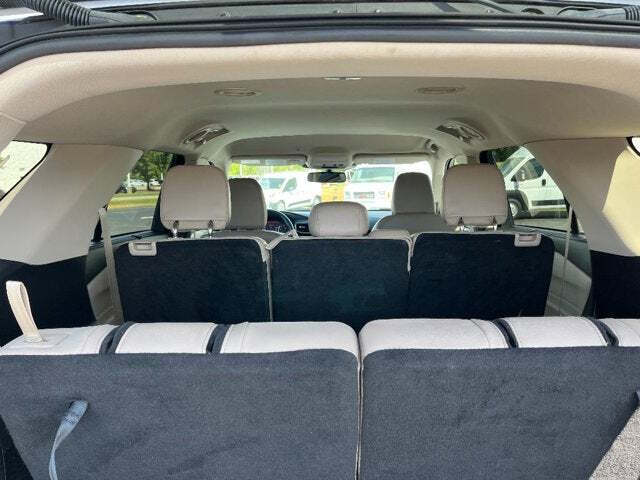 2023 Ford Explorer 27