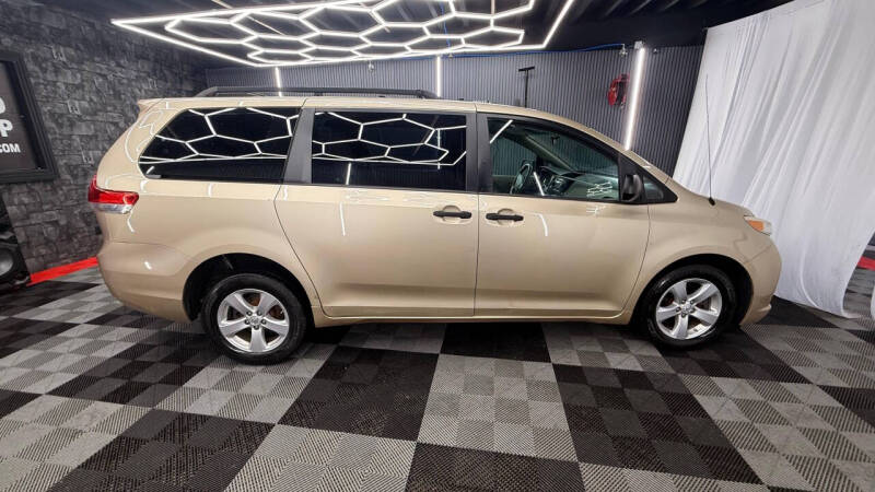 2014 Toyota Sienna L 7-Passenger