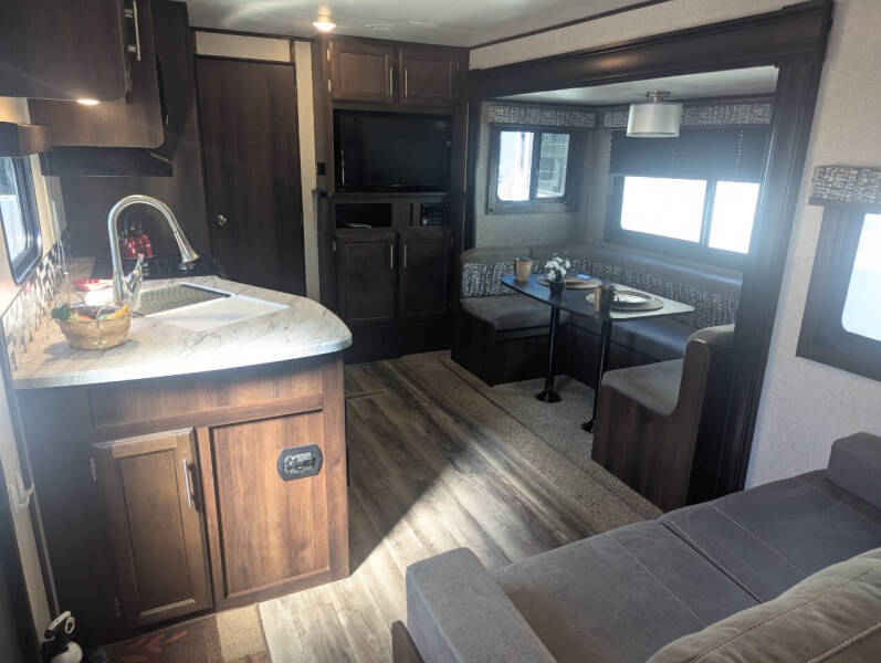 2019 Jayco Jay Flight Rocky Mt. Edition 248 / 29ft
