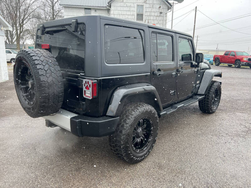 2013 Jeep Wrangler Unlimited Sahara photo 5