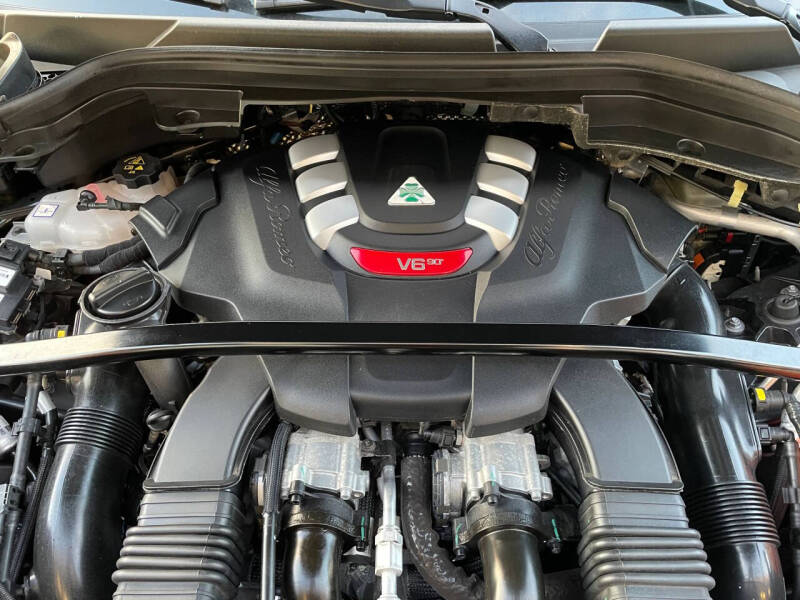 2022 Alfa Romeo Stelvio Quadrifoglio