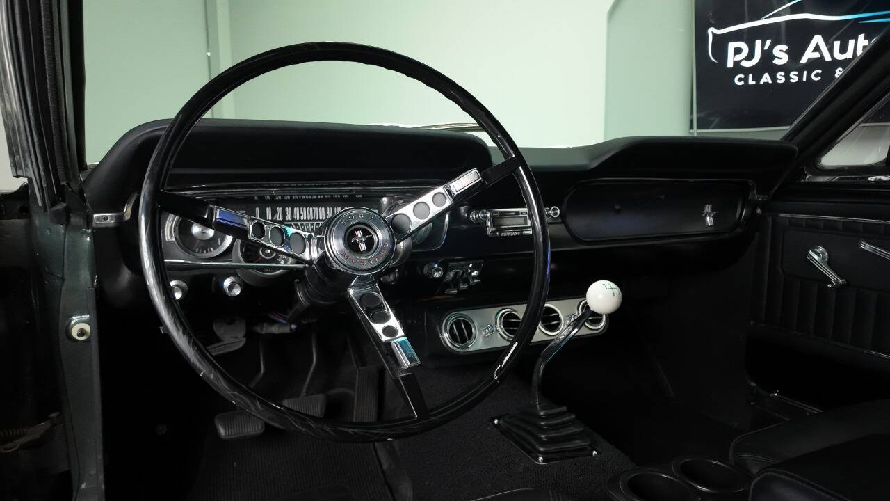 1965 Ford Mustang 34