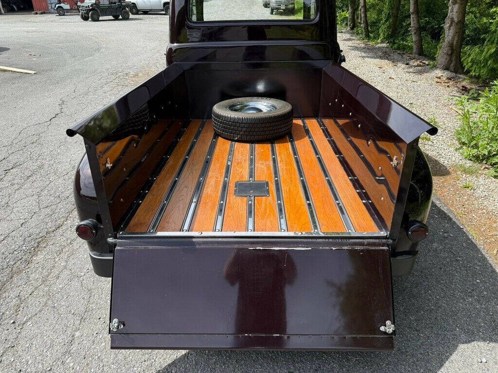 1952 Ford F1 18