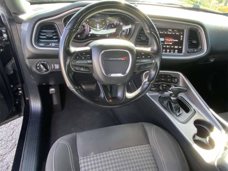 2022 Dodge Challenger SXT