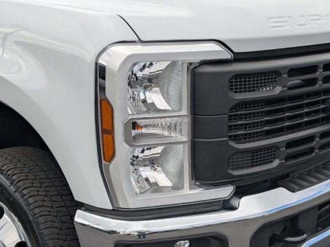 2025 Ford F-350 Super Duty XL