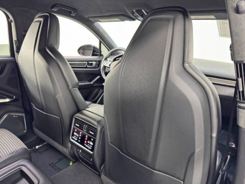 2022 Porsche Cayenne Turbo S E-Hybrid Coupe