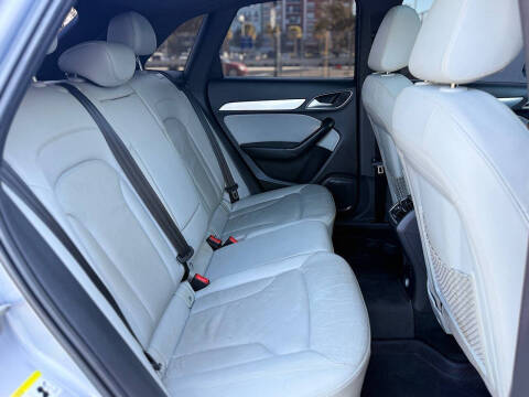 2015 Audi Q3 2.0T quattro Prestige