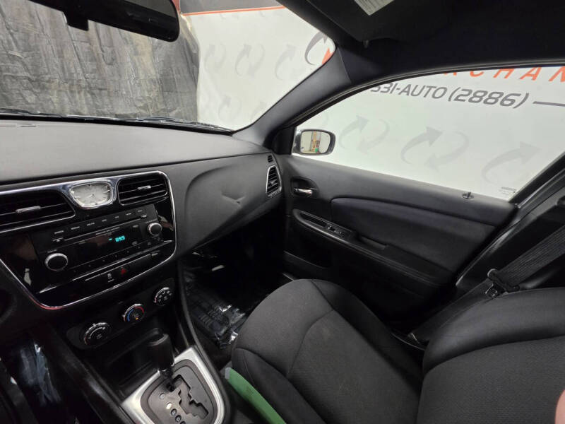 2013 Chrysler 200 LX