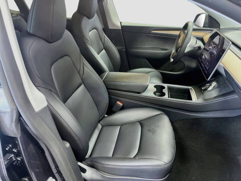 2025 Tesla Model Y Long Range