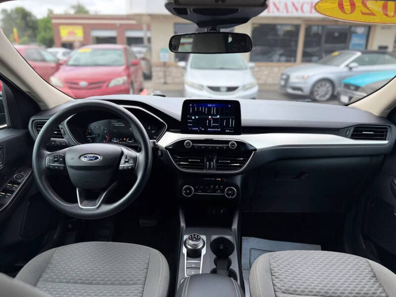 2020 Ford Escape SE