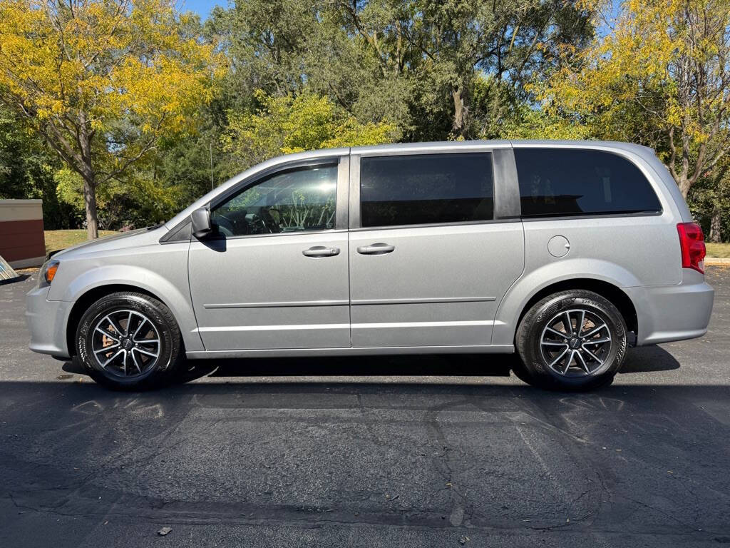 2016 Dodge Grand Caravan for sale at Deals & Trades in Aurora, IL