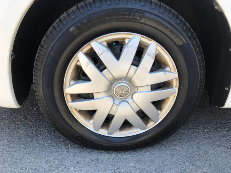 2004 Toyota Sienna LE 7 Passenger
