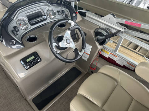 2022 Sun Tracker 24 DLX