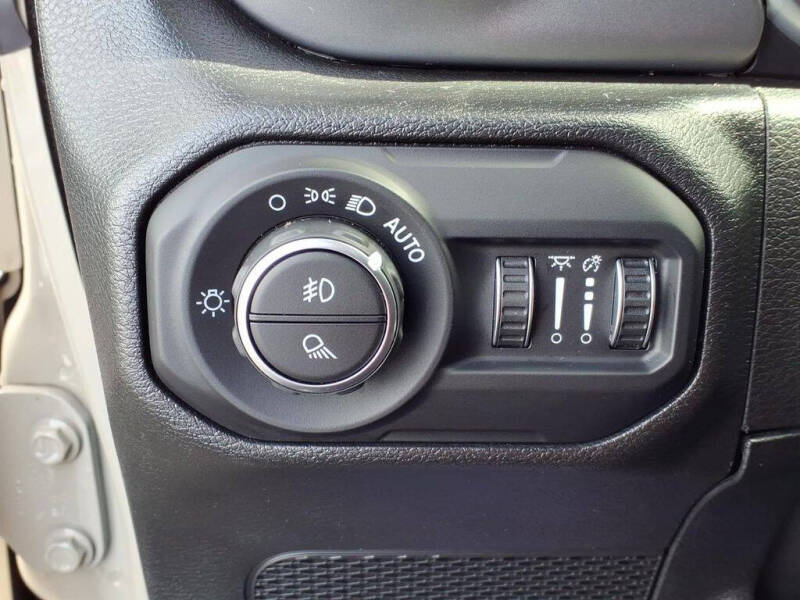 2022 Jeep Gladiator Sport