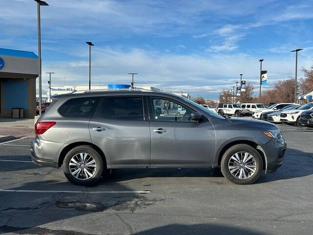 2019 Nissan Pathfinder SV
