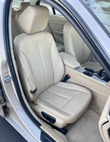 2015 BMW 3 Series 320i
