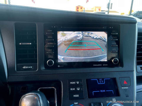 2018 Toyota Sienna SE Premium 8-Passenger