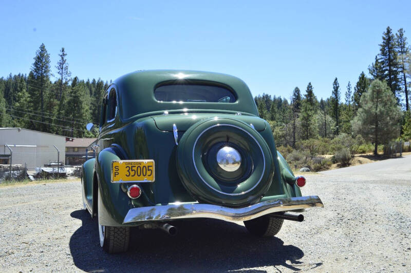 1936 Ford Deluxe