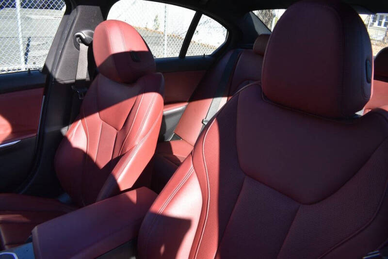 2022 BMW 3 Series 330e