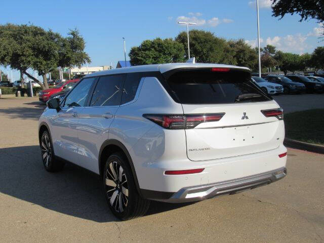 2025 Mitsubishi Outlander SE